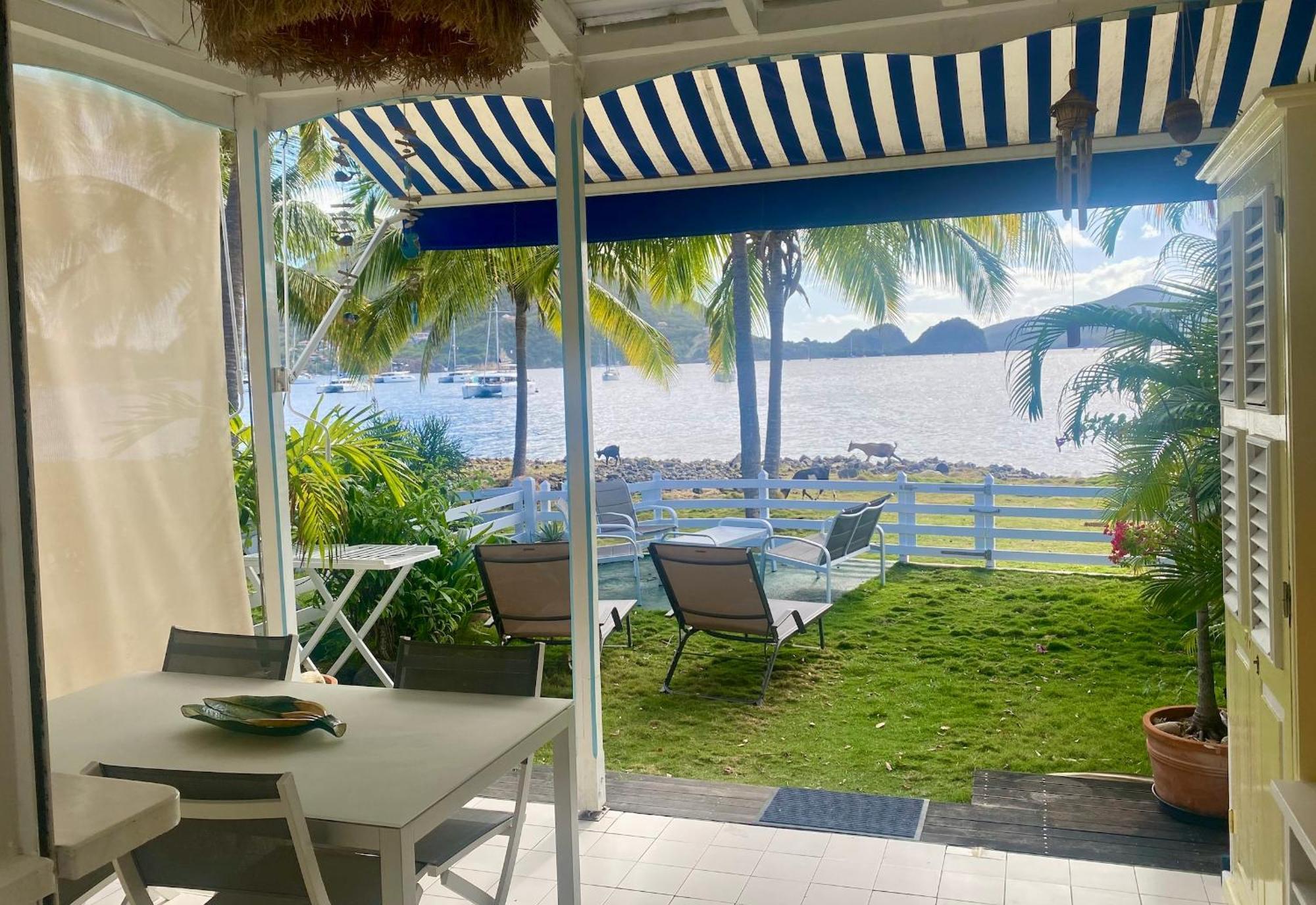 Bungalow Anolis Face A La Mer A 2 Min De La Plage. Terre-De-Haut Exterior foto